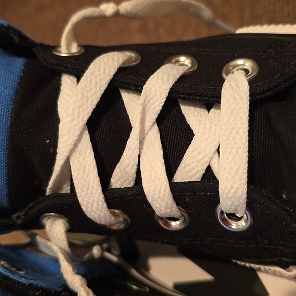 CONVERSE BRAND YOUTHS BLUE AND BLACK ATHLETIC SNEAKERS SIZE 1 YOUTH UNISEX - Picture 10 of 11